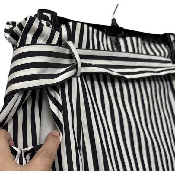 Eva Mendes New York & Co Skirt Womens Sz 16 High Waist Blk/Wht Striped Skirt - Picture 2 of 7